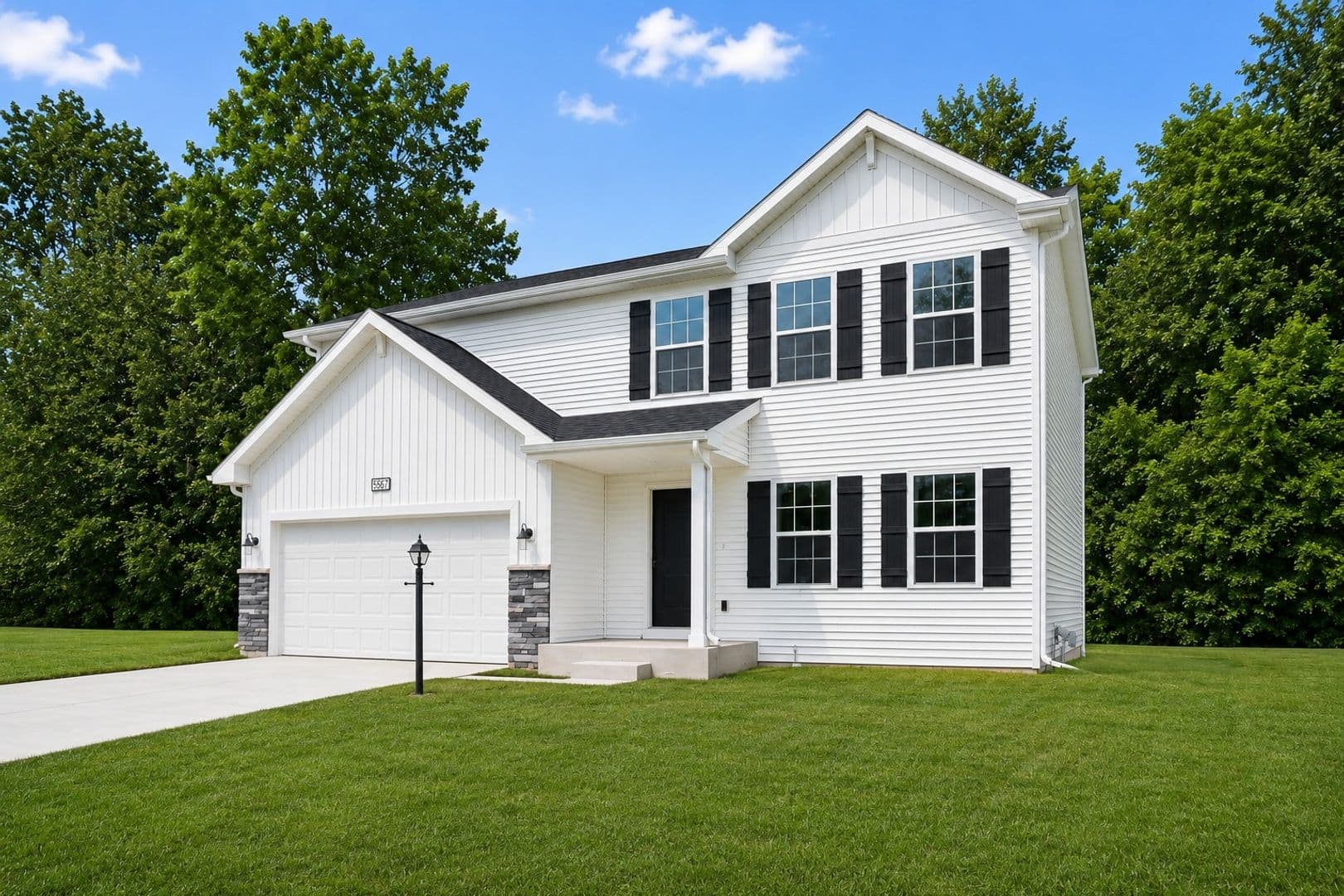 Eaton Rapids House: 614 St. Andrews Drive