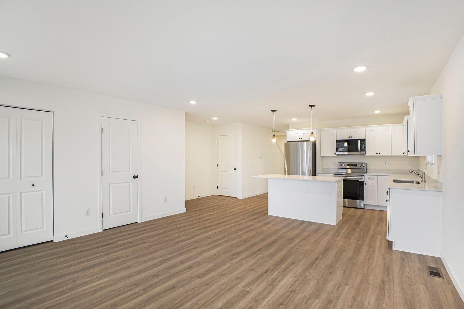 Lansing House: 6120 Tigris Avenue