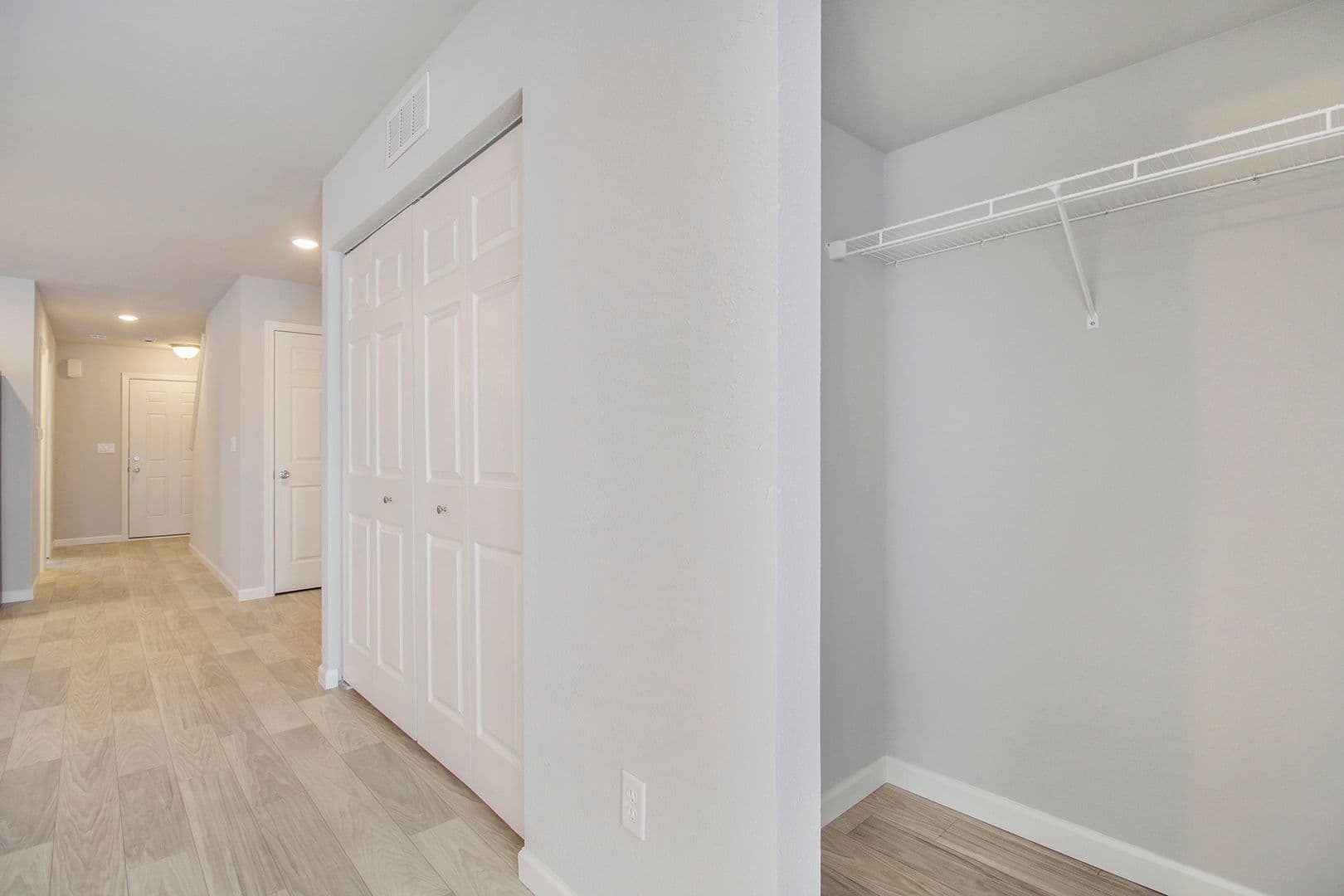 Plymouth House: 940 Dora Lane