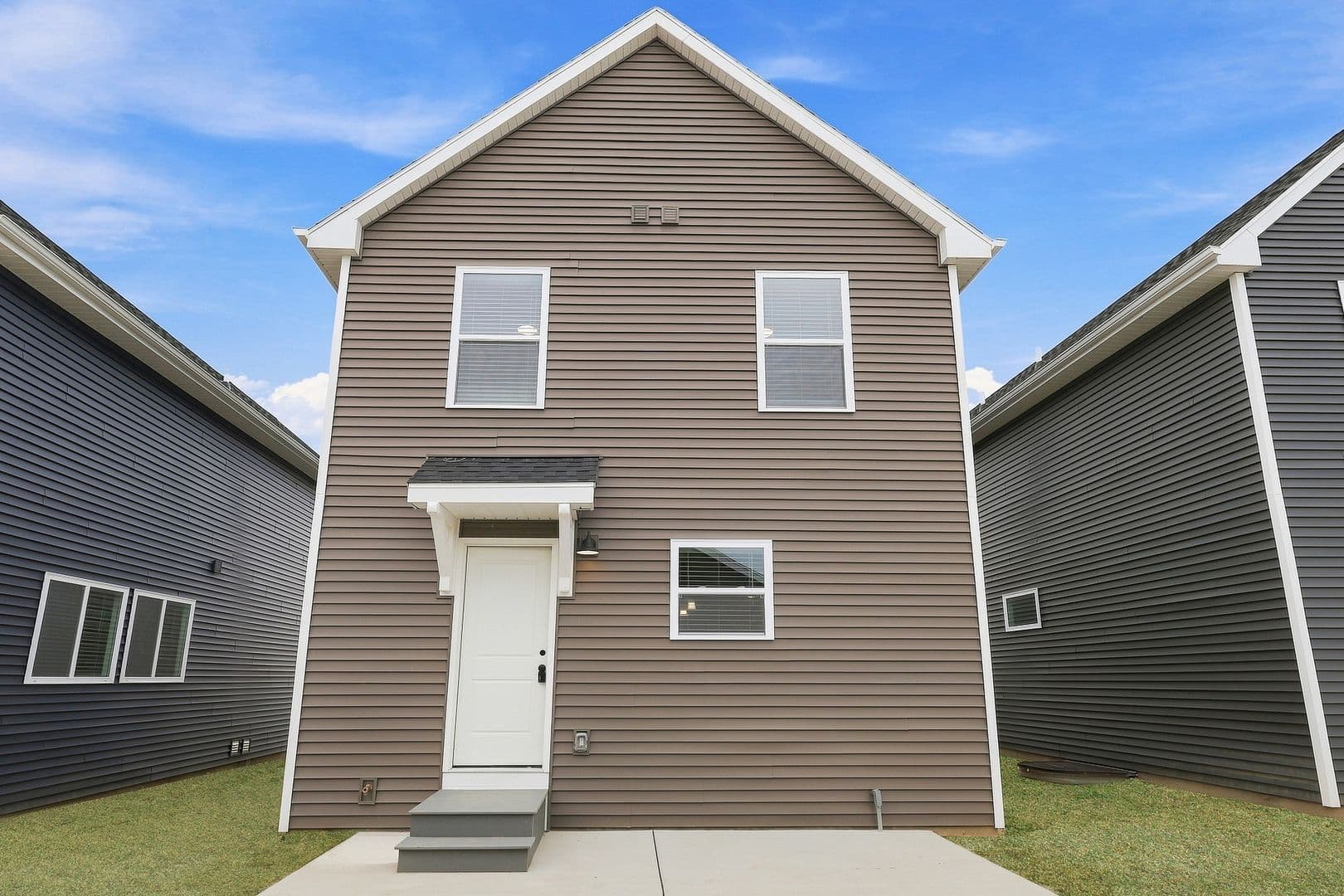 Lansing House: 6130 Aurelius Road