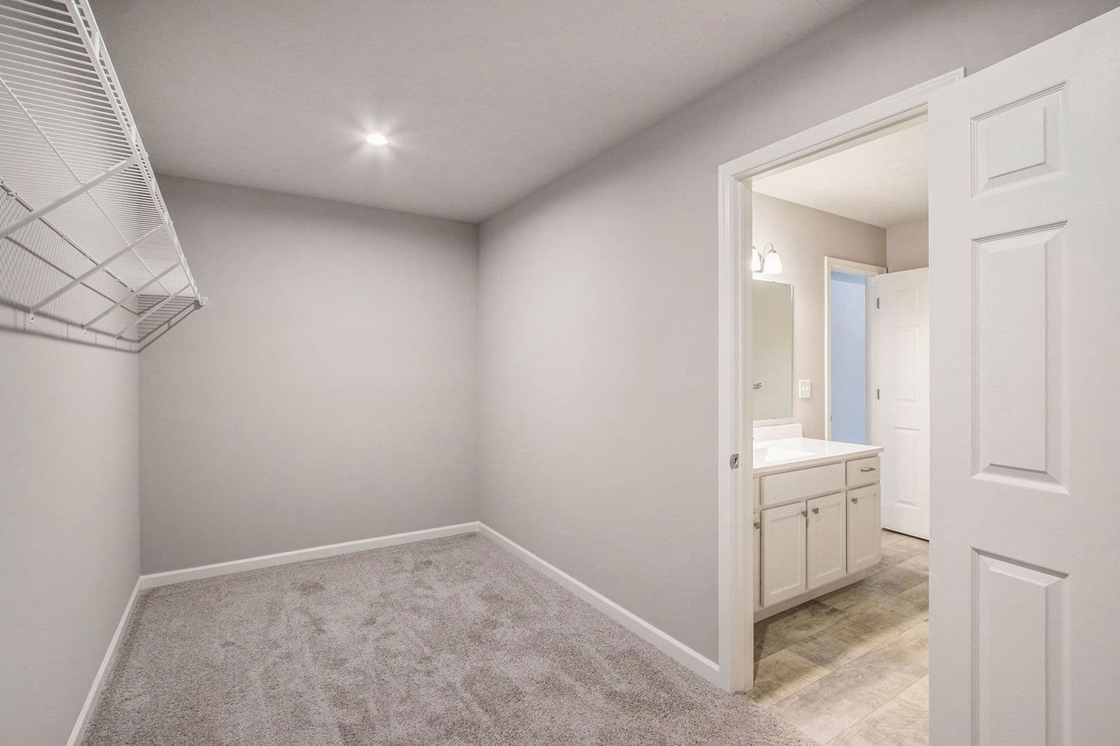 Mattawan House: 25438 Forest Lane