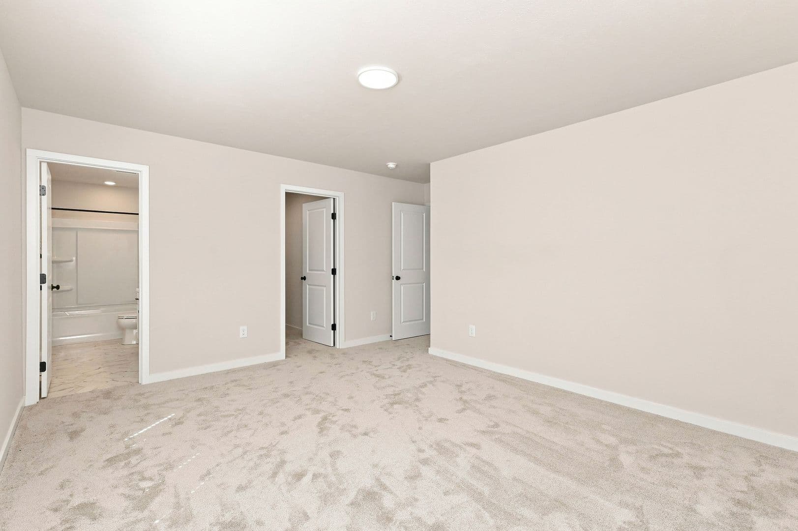 Portage House: 8210 Crestbrook Court