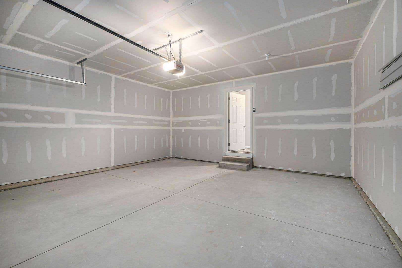 Portage House: 7194 Heartwood Court