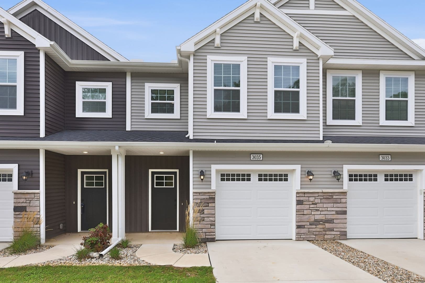 Portage House: 1965 Kingfisher Circle