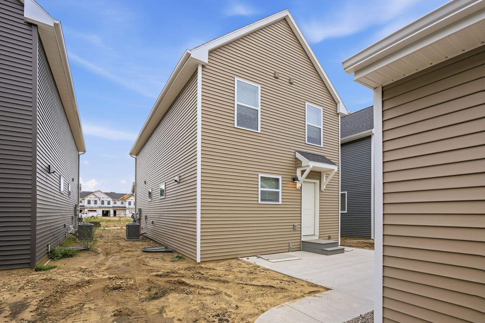 Portage House: 1912 Kingfisher Circle