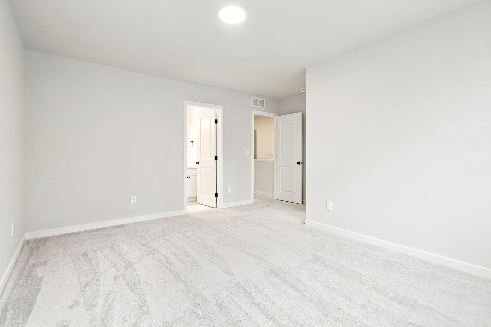 South Bend House: 517 Leland Avenue