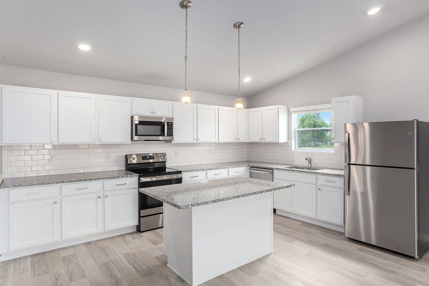 Watervliet House: 485 River Oak Drive