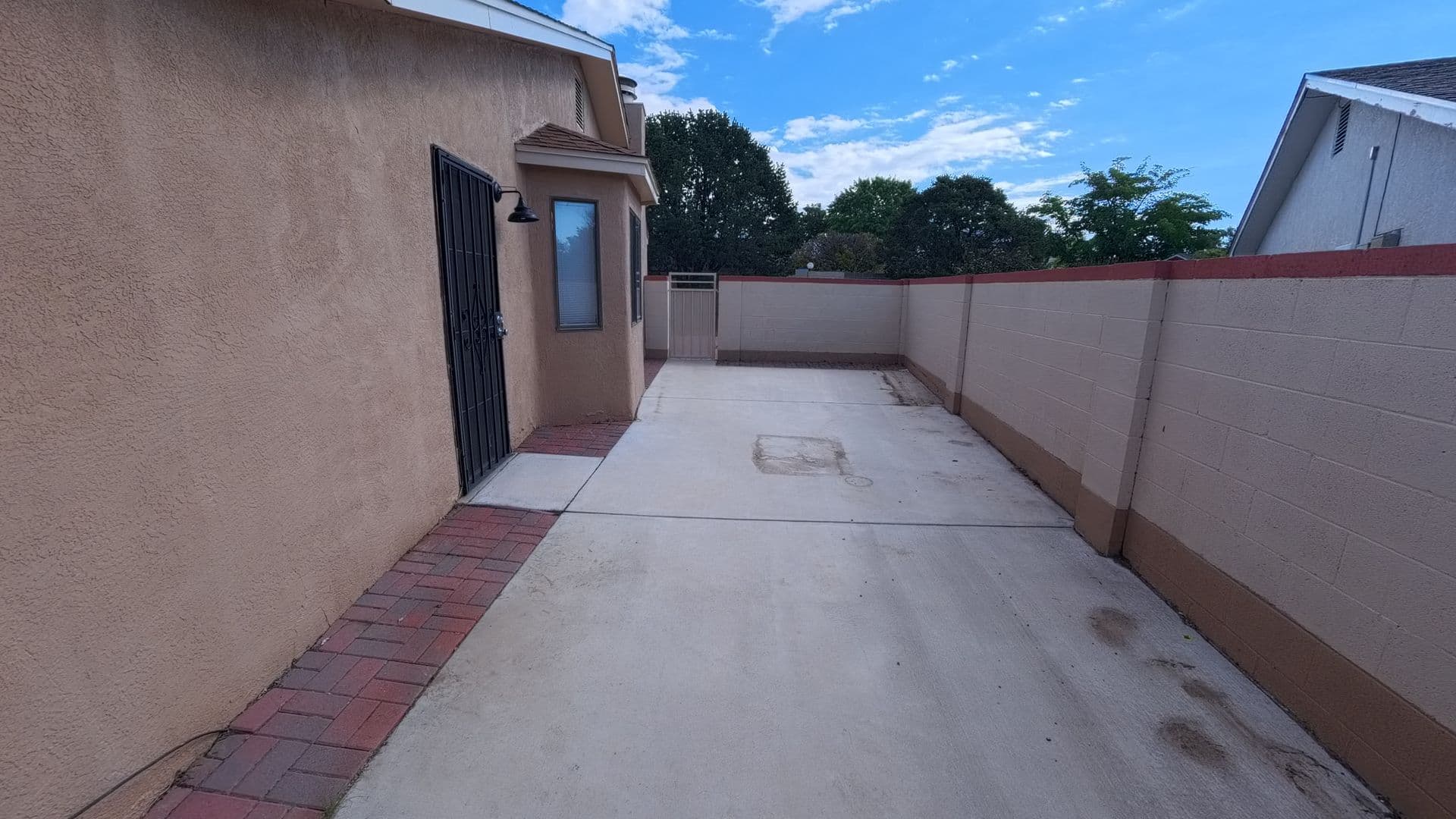 Albuquerque House: 8620 Liberty Dr NE
