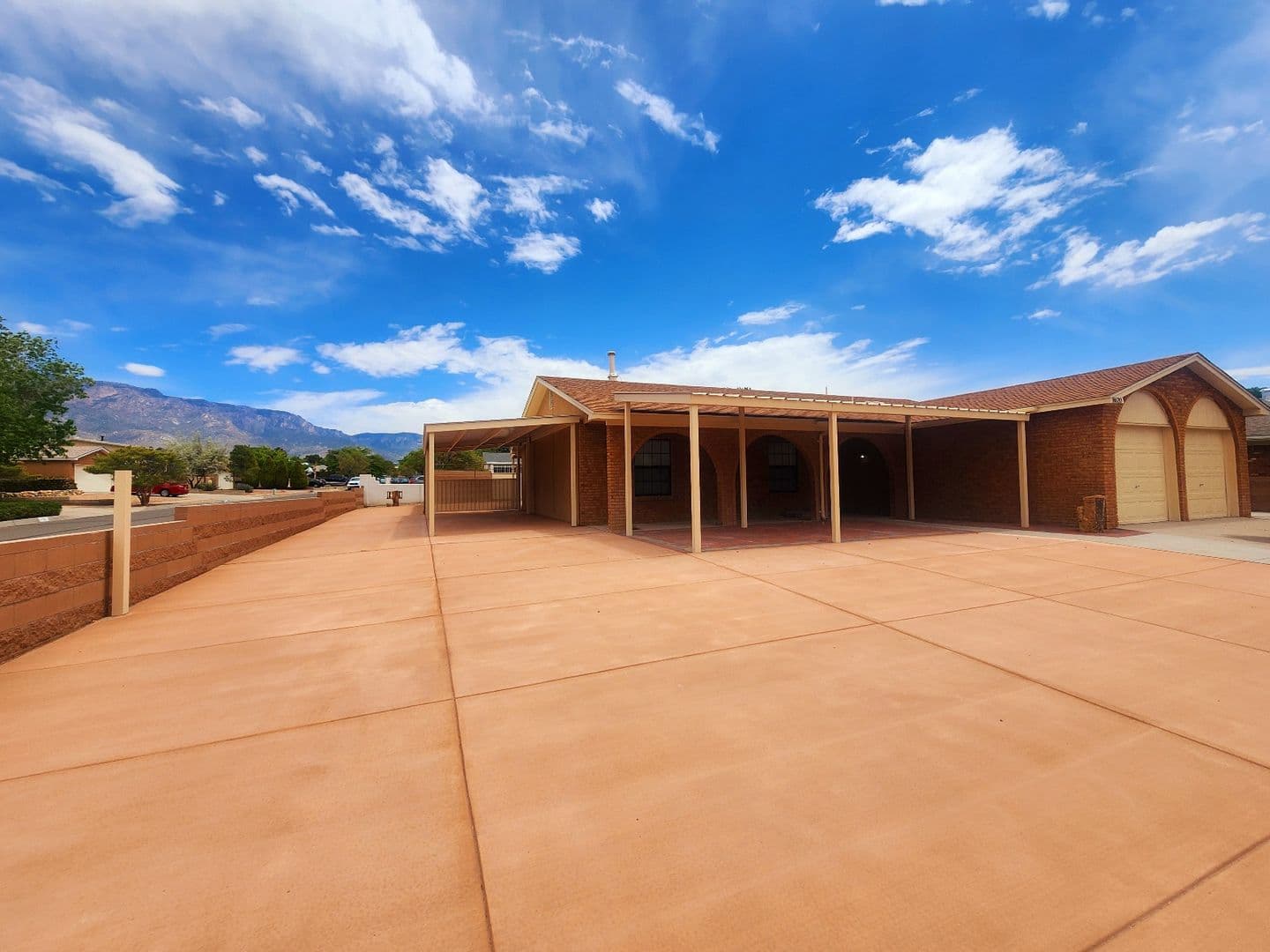 Albuquerque House: 8620 Liberty Dr NE
