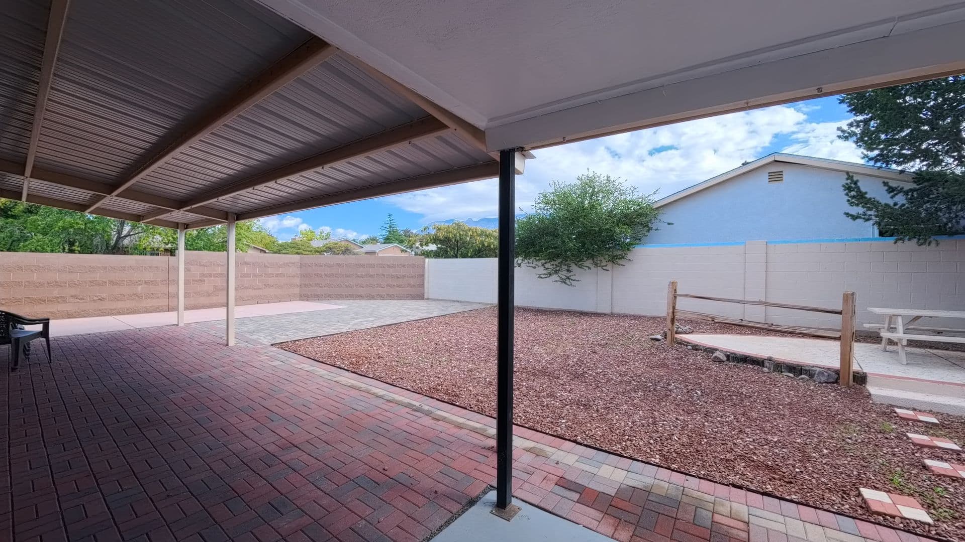 Albuquerque House: 8620 Liberty Dr NE