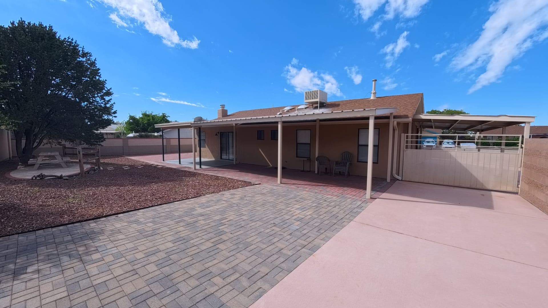 Albuquerque House: 8620 Liberty Dr NE