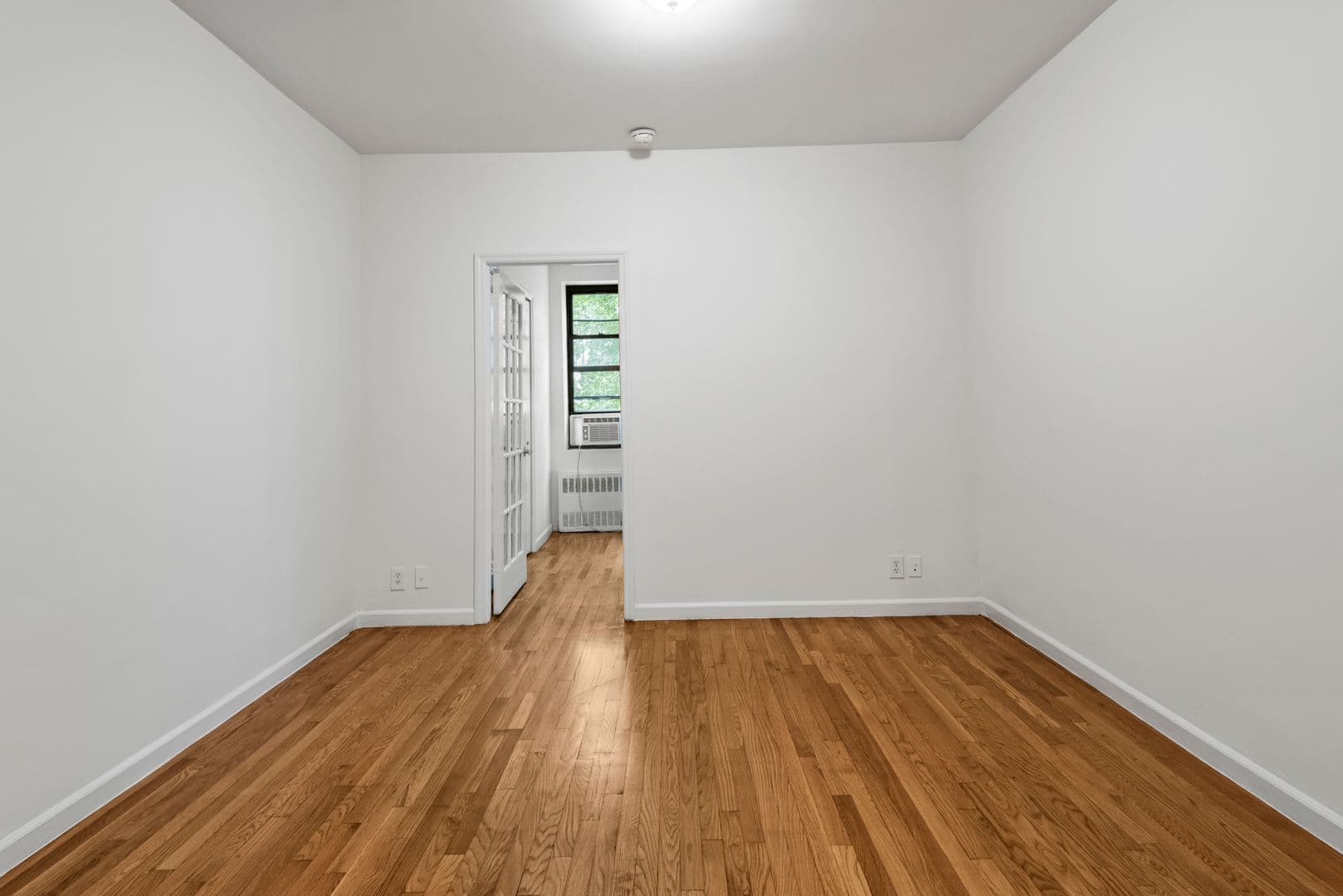 New York City Apartment: 405 East 87th St