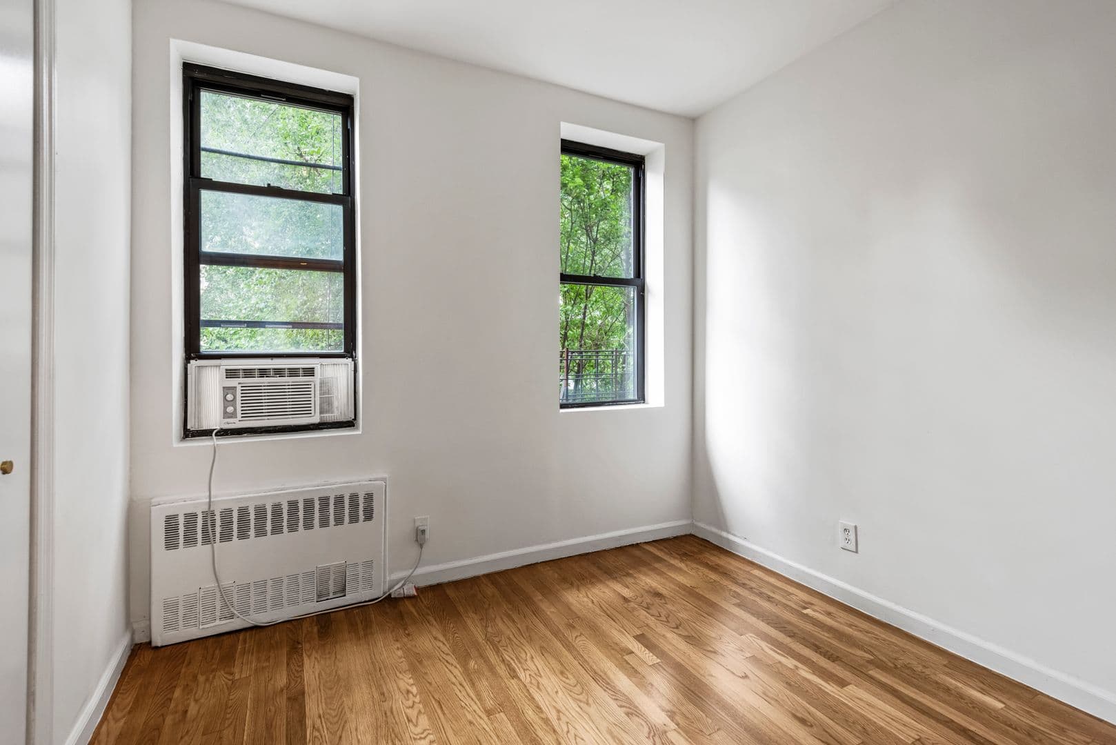 New York City Apartment: 405 East 87th St