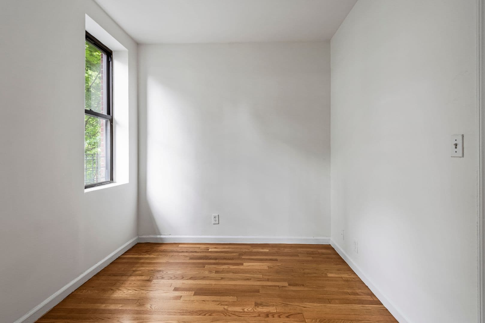 New York City Apartment: 405 East 87th St