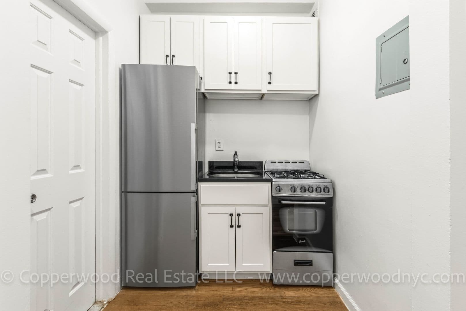 New York City Apartment: 405 East 87th St