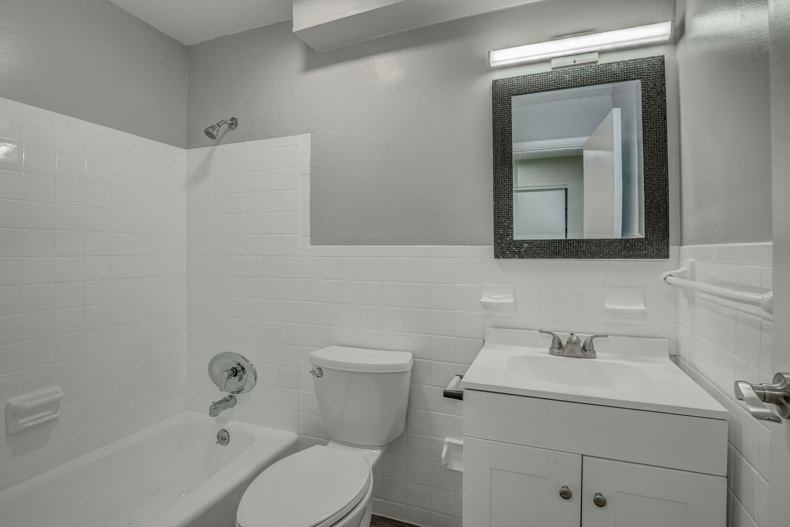 Melbourne Apartment: 5316 Mary Ingles Hwy