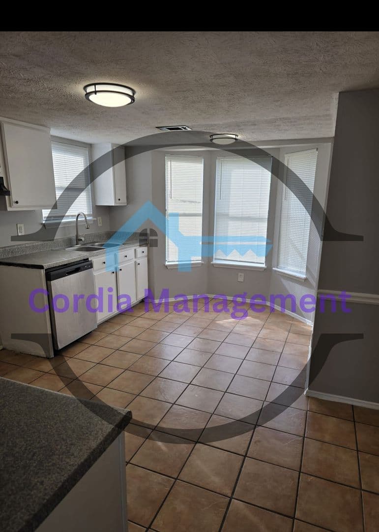 Jonesboro House: 1088 Brandon Hill Way