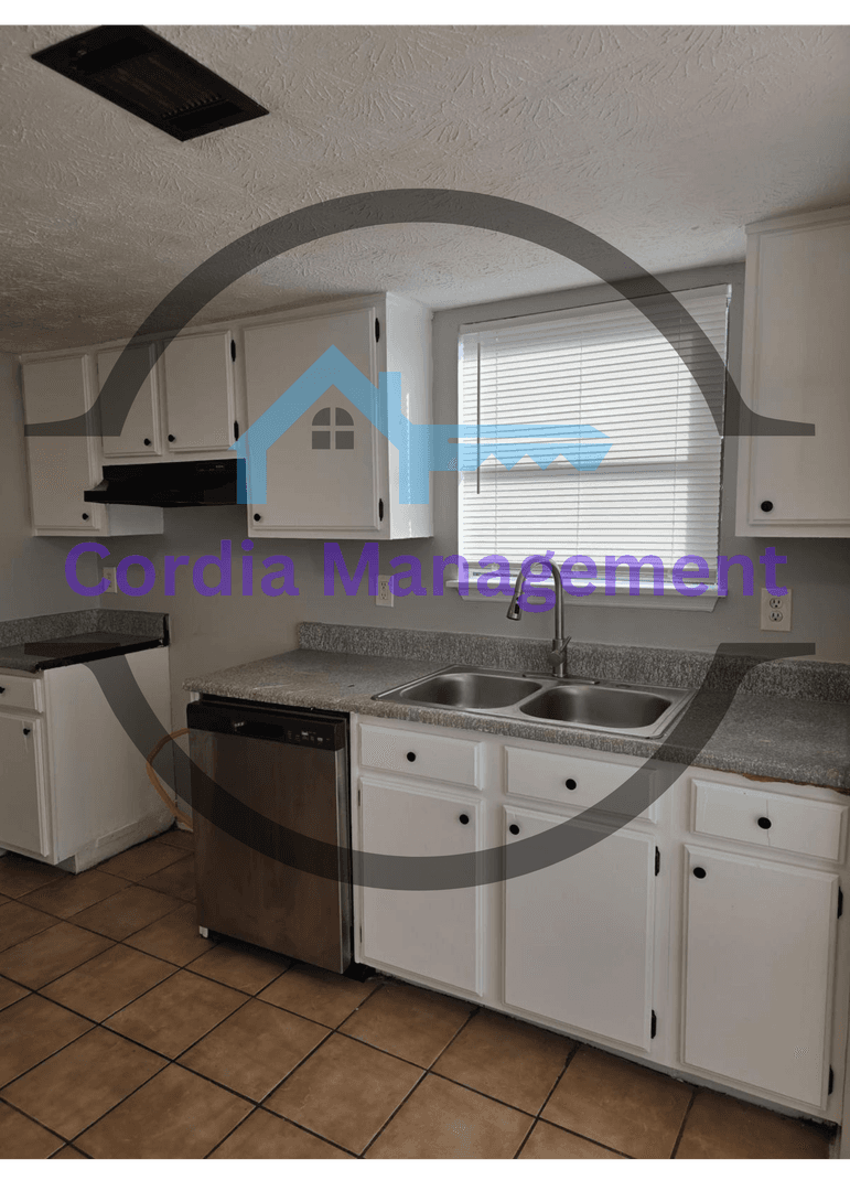 Jonesboro House: 1088 Brandon Hill Way