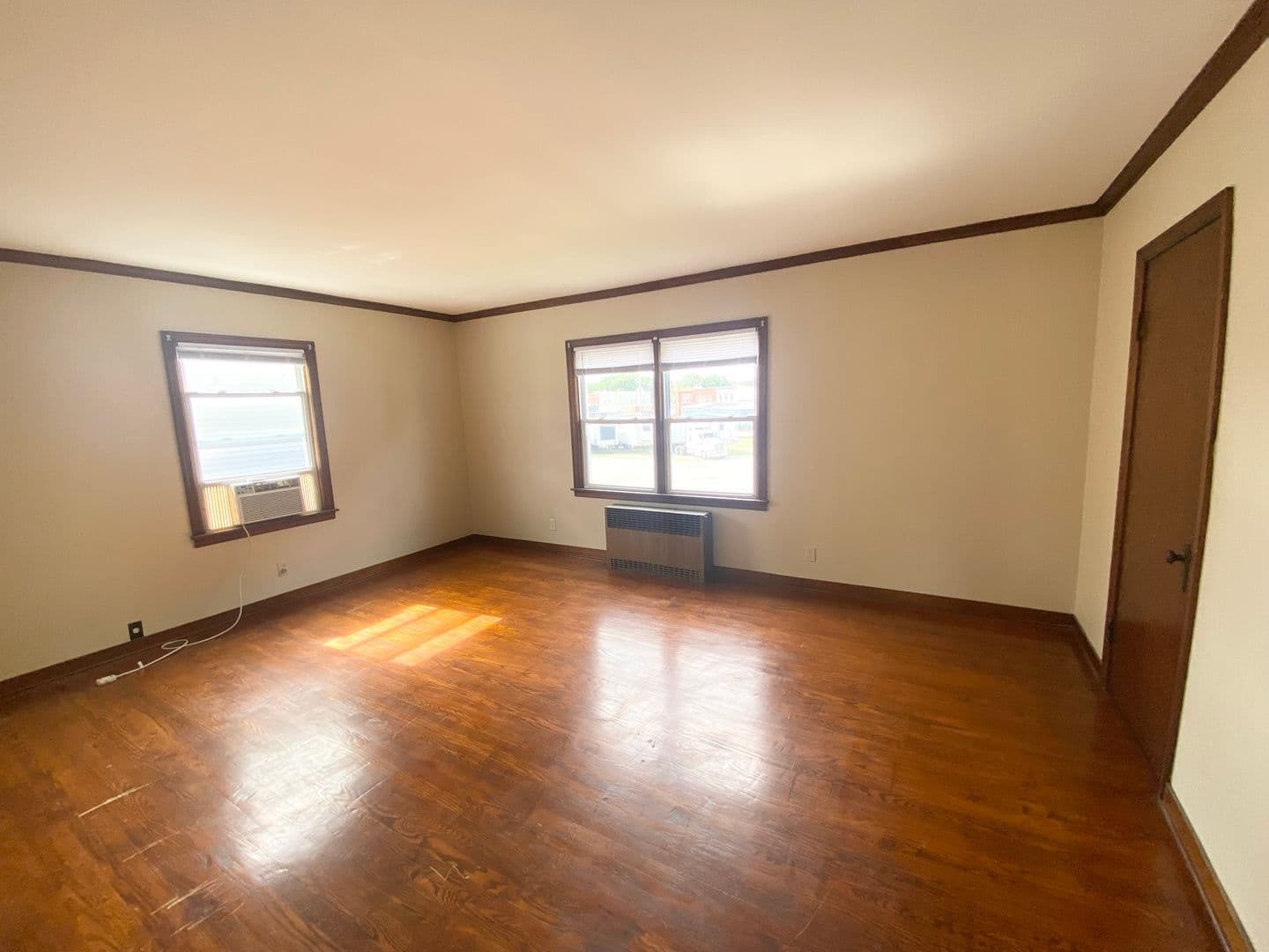 Fairbury Apartment: 211 E Walnut