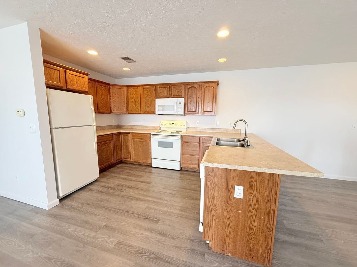 Bloomington Apartment: 710 IAA Drive