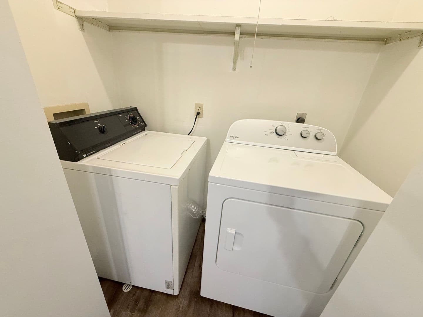Normal Apartment: 1122 West Ave