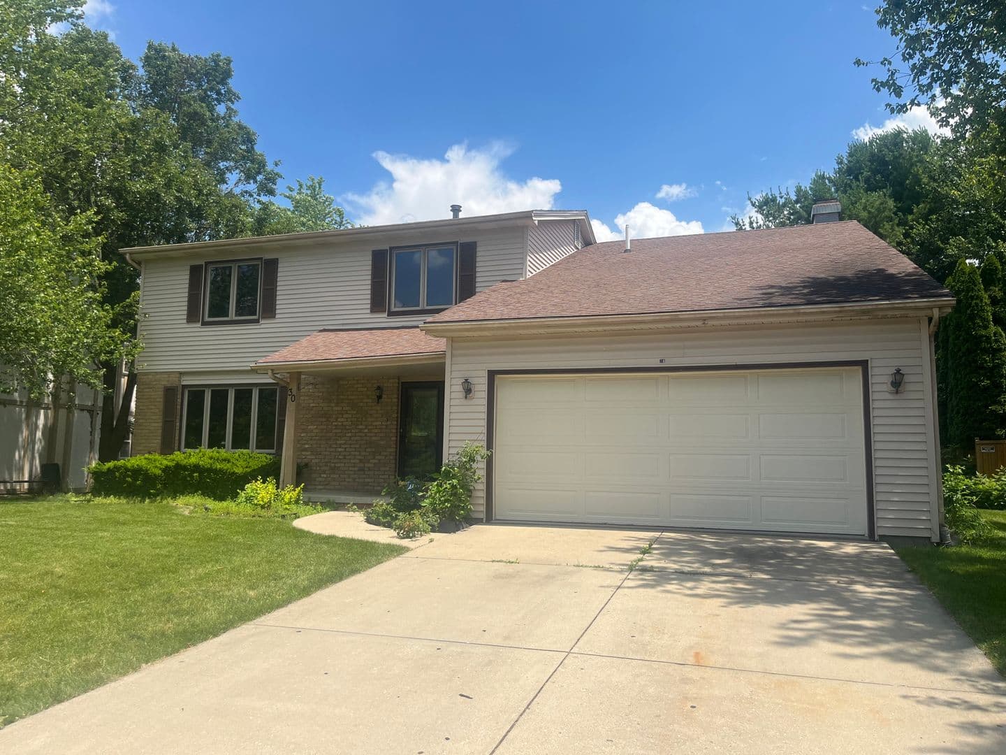 Bloomington House: 30 Chiswick Cir.