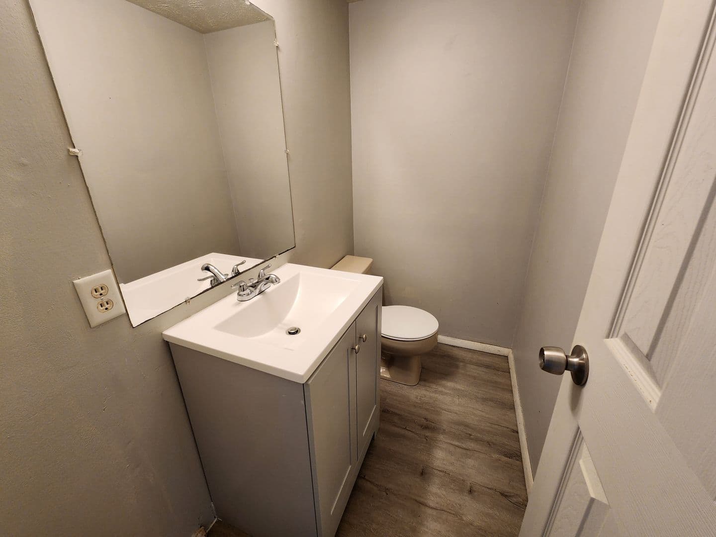 Normal Apartment: 705 N Golfcrest
