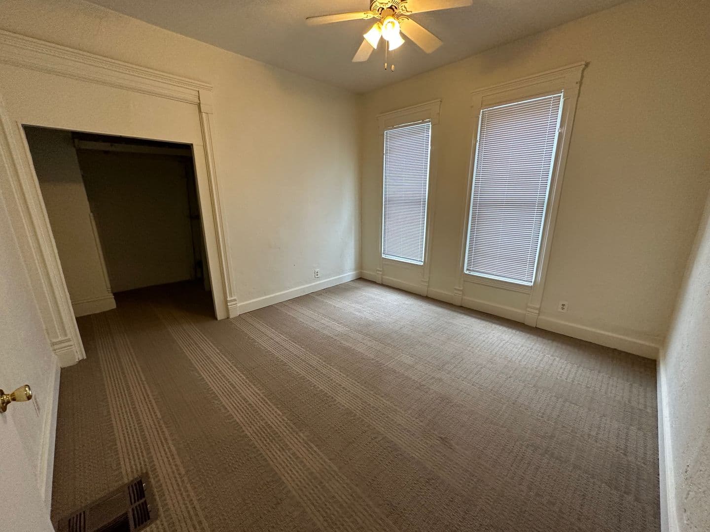 Bloomington Apartment: 909 W. Taylor