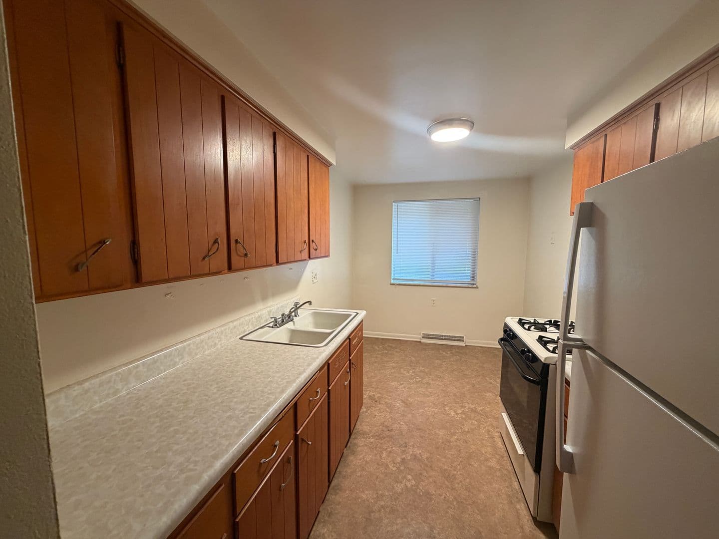 Peoria Apartment: 239 E Oak Cliff Court