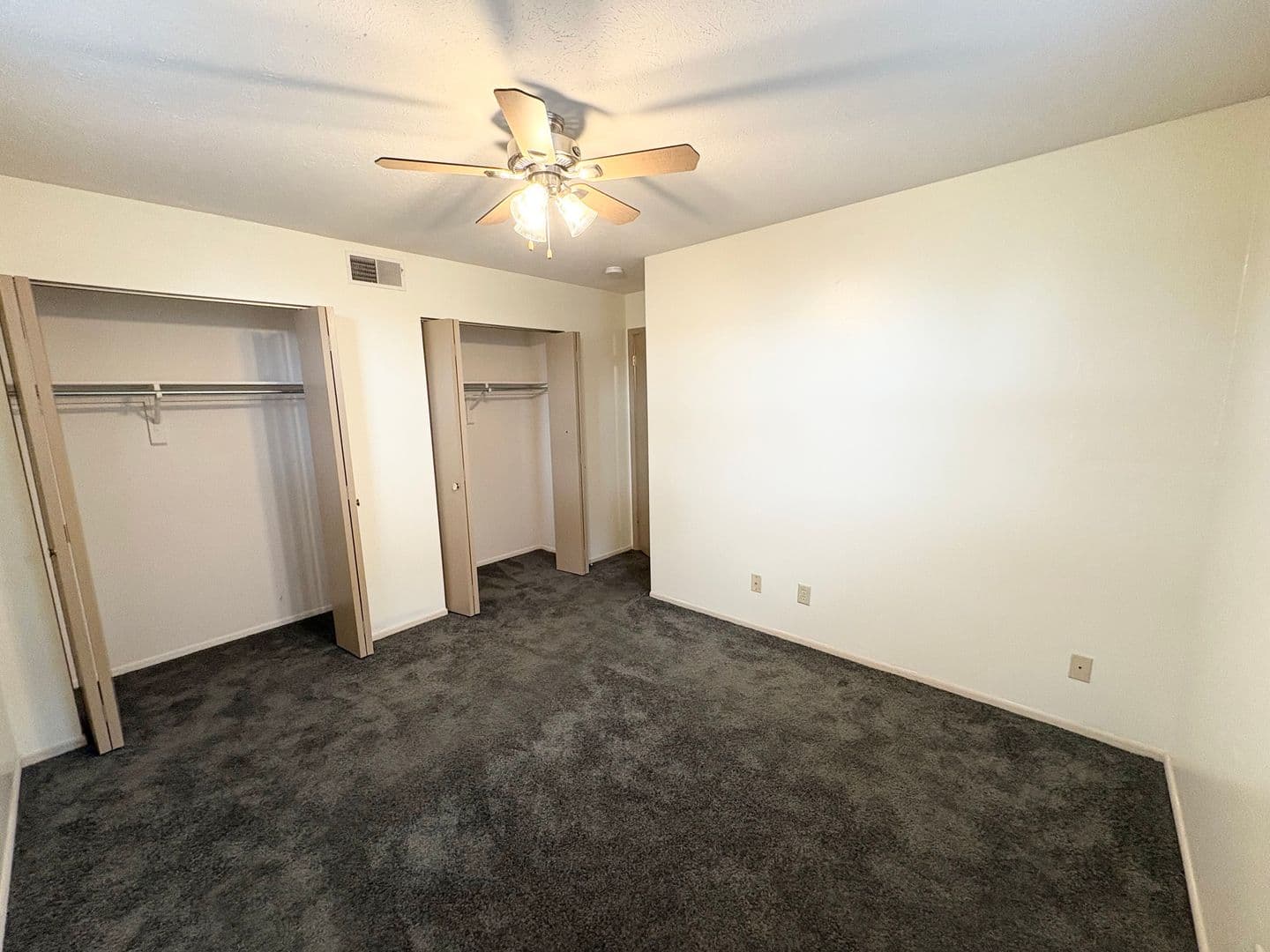 Bloomington Apartment: 9 Willedrob