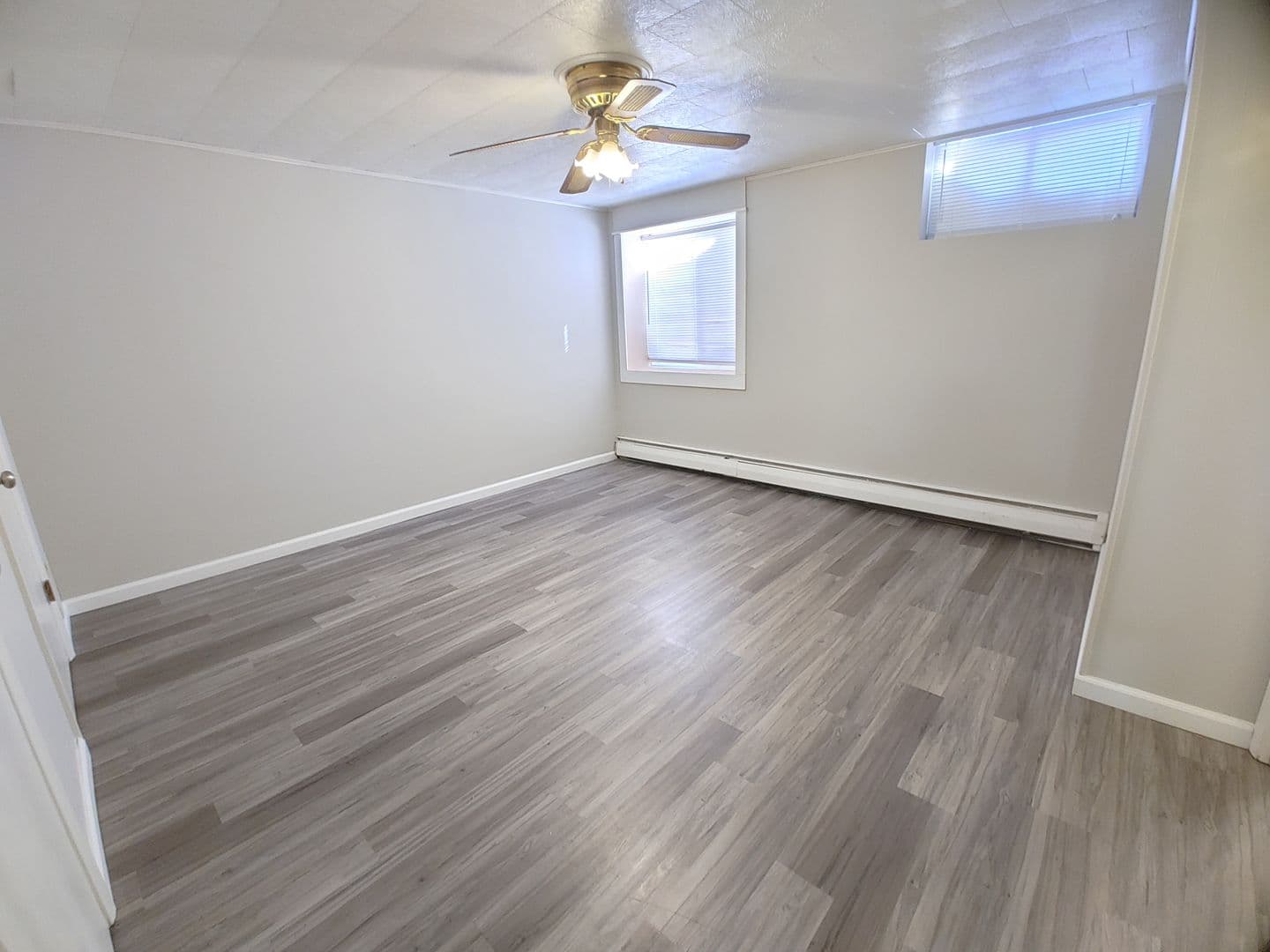 Bloomington Apartment: 221 Robinhood LN