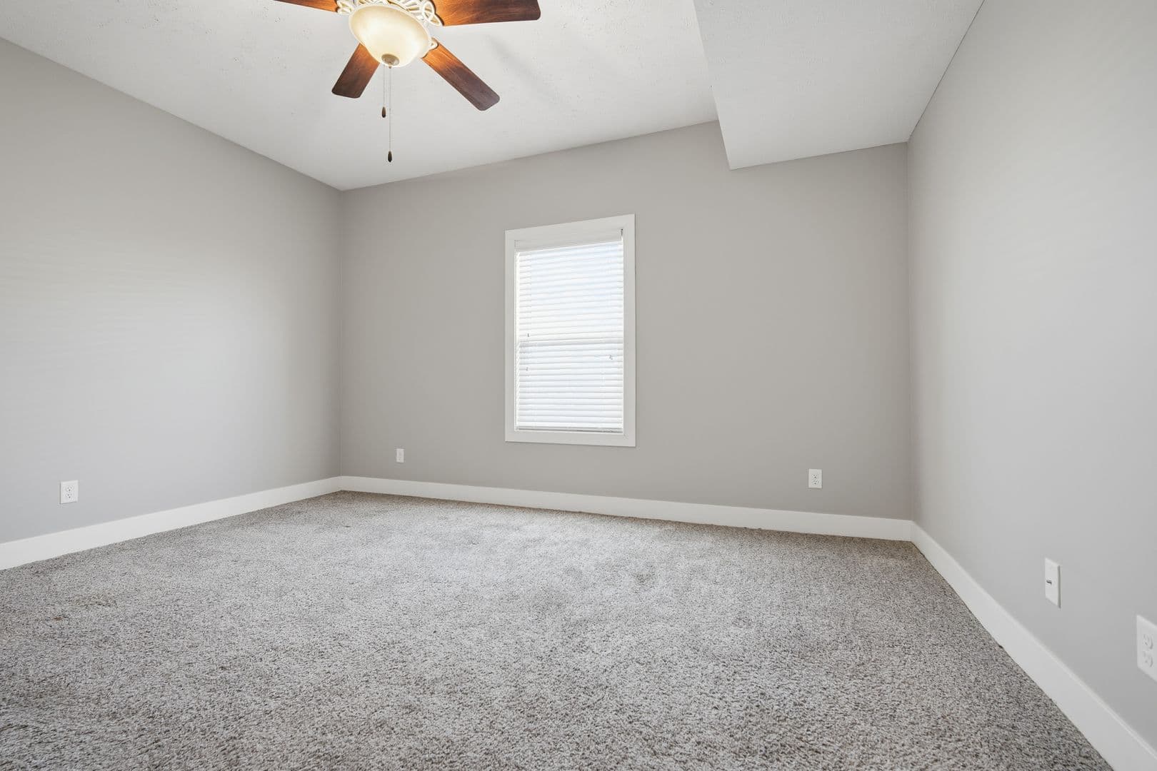 Bloomington Apartment: 1031 Ekstam