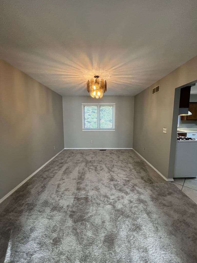 Bloomington House: 30 Chiswick Cir.