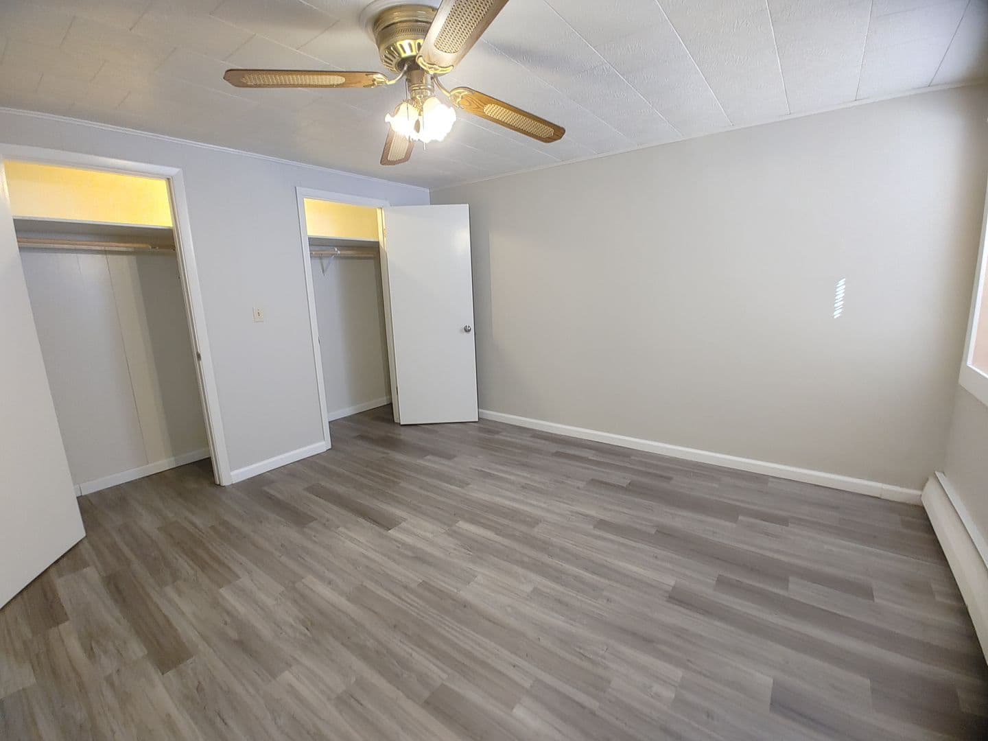 Bloomington Apartment: 221 Robinhood LN