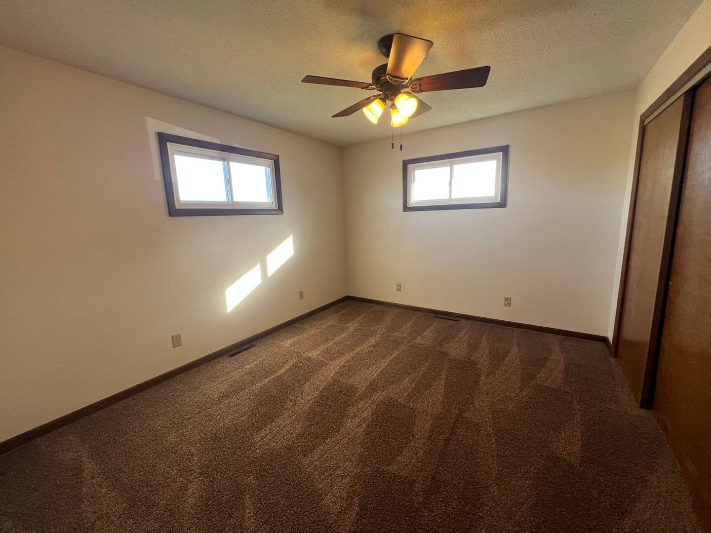 Stonington Apartment: 8 & 9 Wilshire