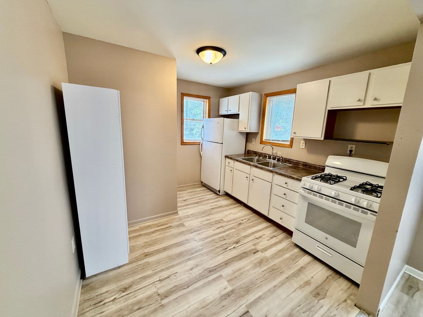 Bloomington Apartment: 601 S. Clayton
