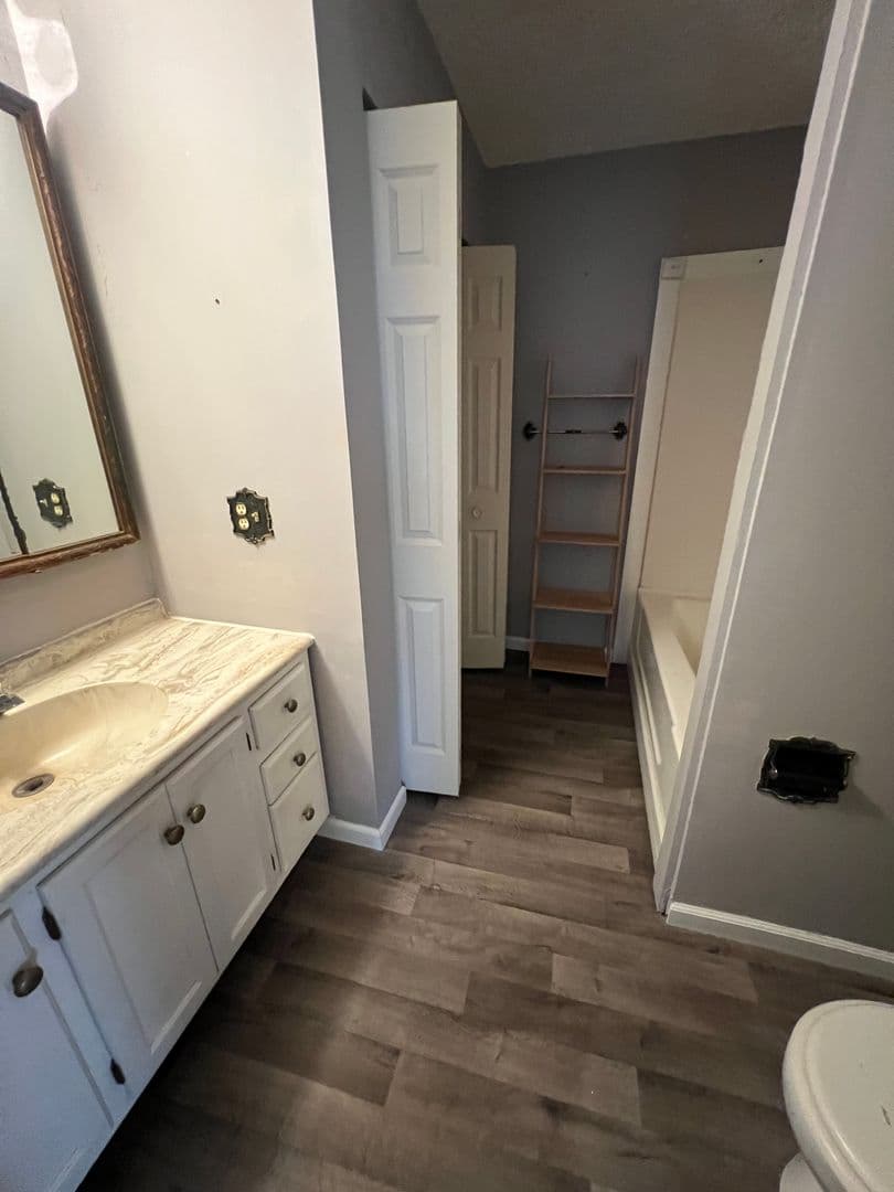 Springfield Apartment: 1224 N Rutledge