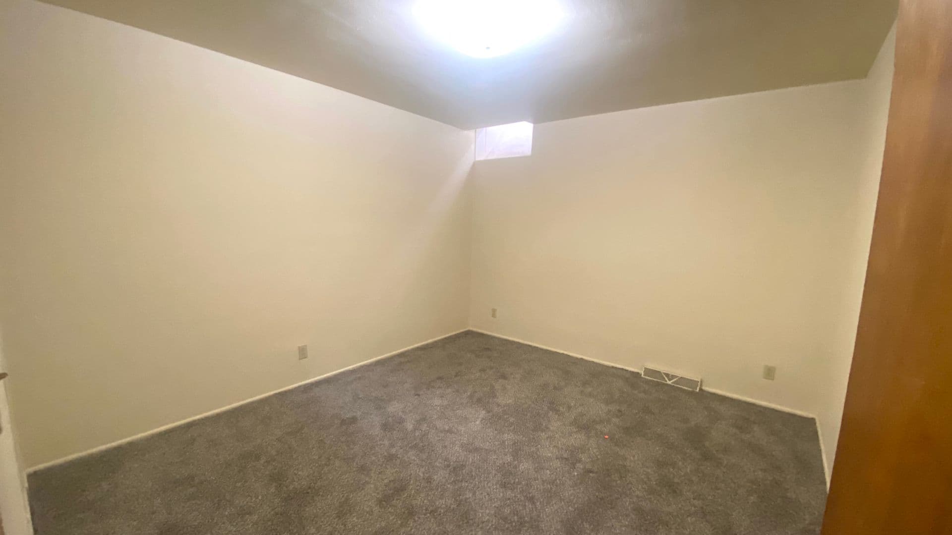 Pekin Apartment: 312 Buena Vista