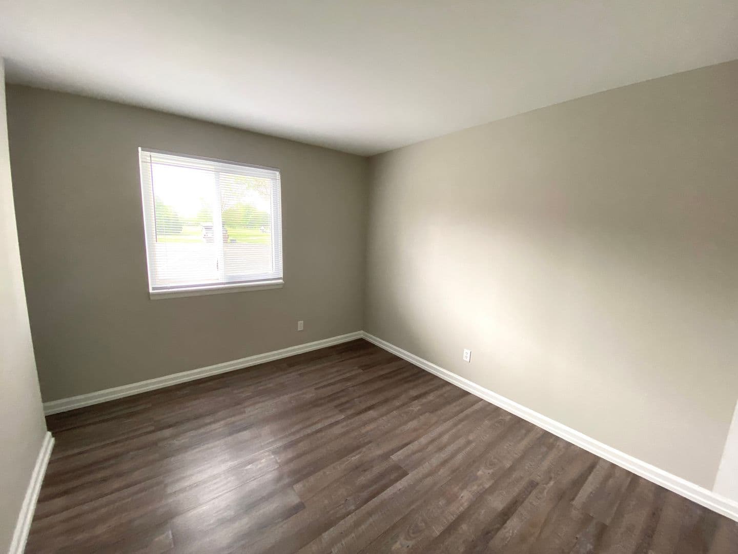 Peoria Apartment: 2317 & 2331 W. Martin Luther King Jr. Drive