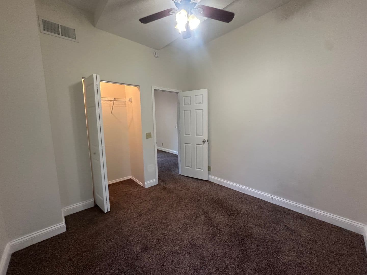 Bloomington House: 1607 N. Roosevelt