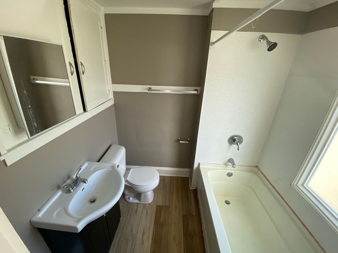 Bloomington Apartment: 608 1/2 E Monroe