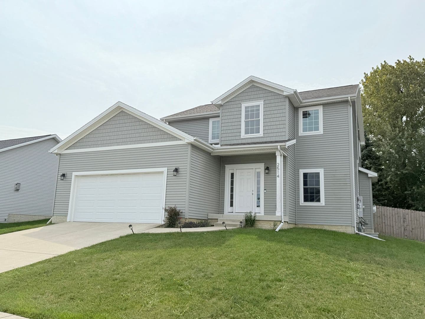 Bloomington House: 2514 Grey Fox Trail