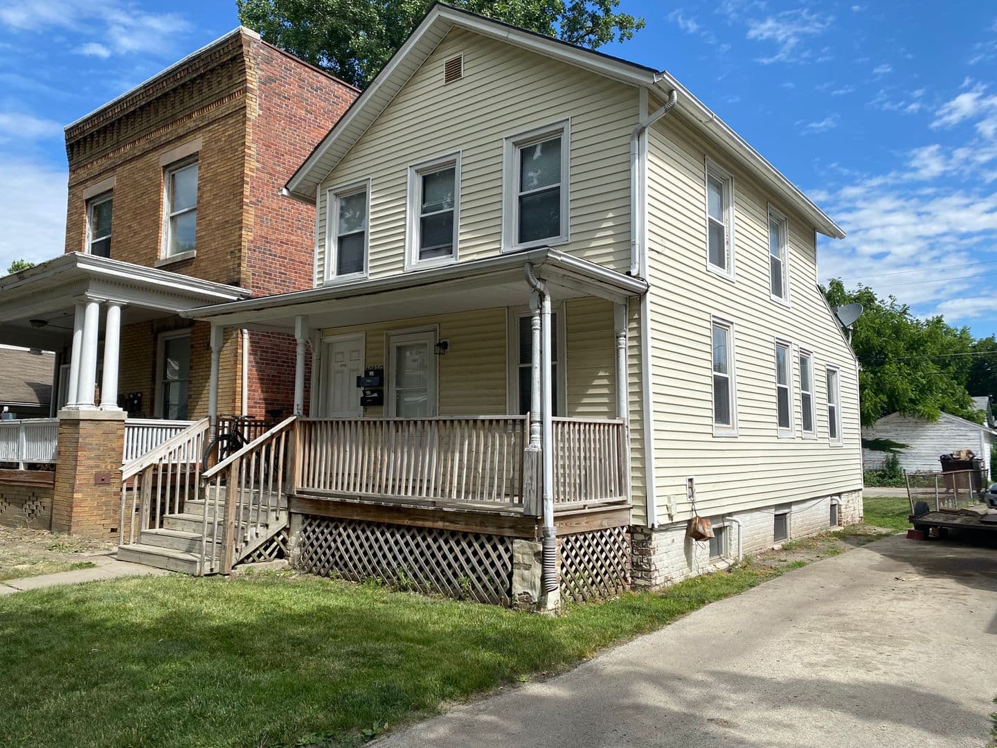 Bloomington Apartment: 608 1/2 E Monroe