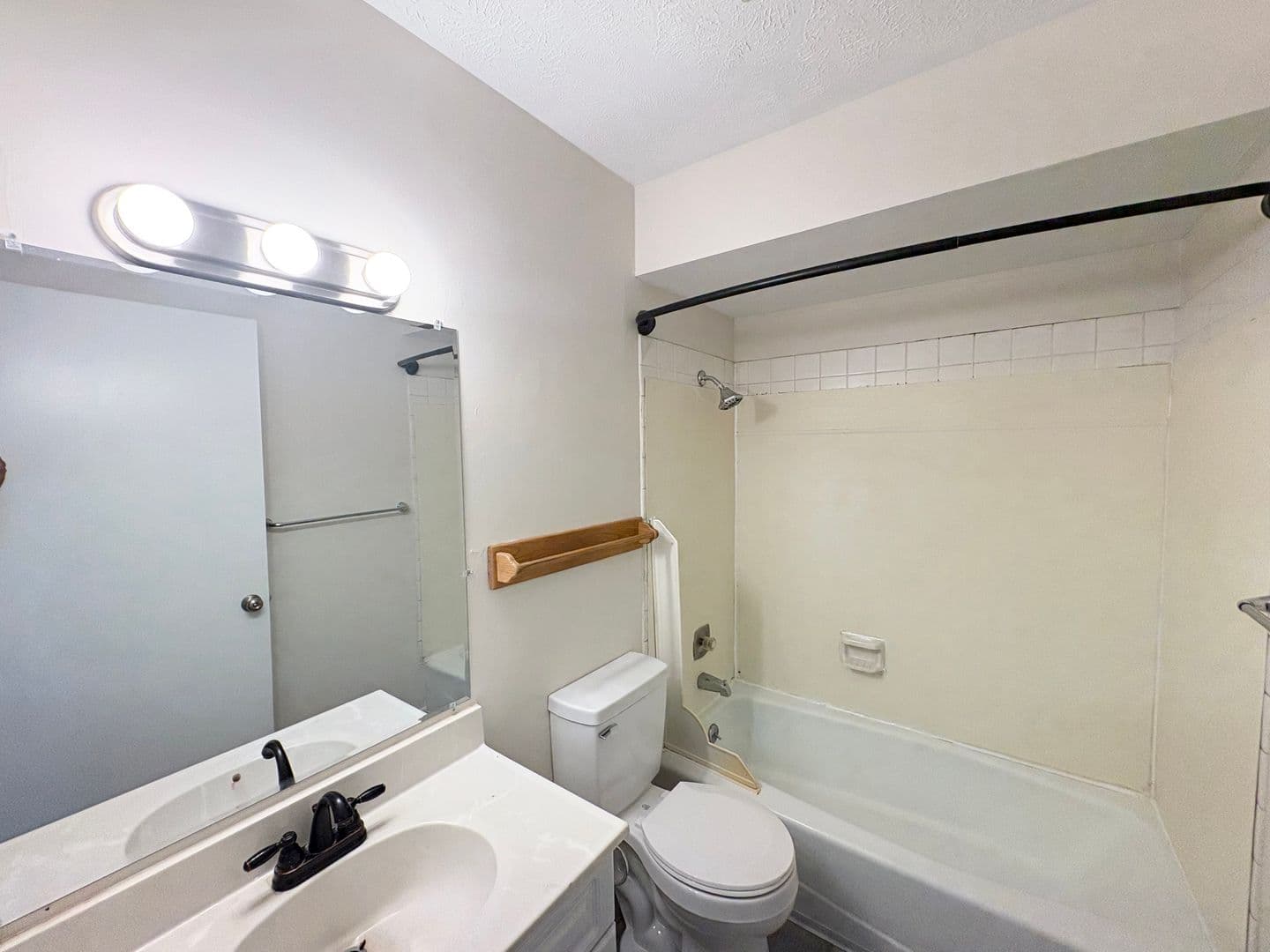 Normal Apartment: 1504 Ensign Dr.