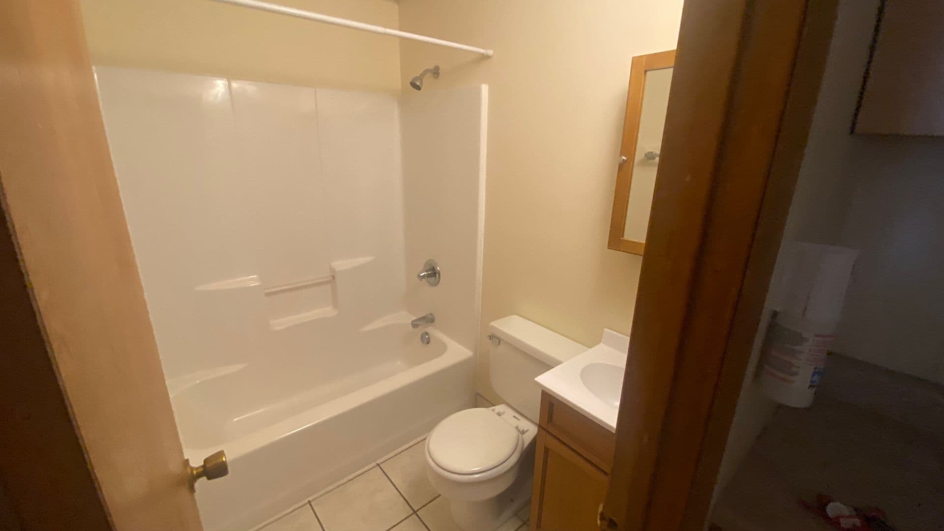 Macomb Apartment: 311 W University St
