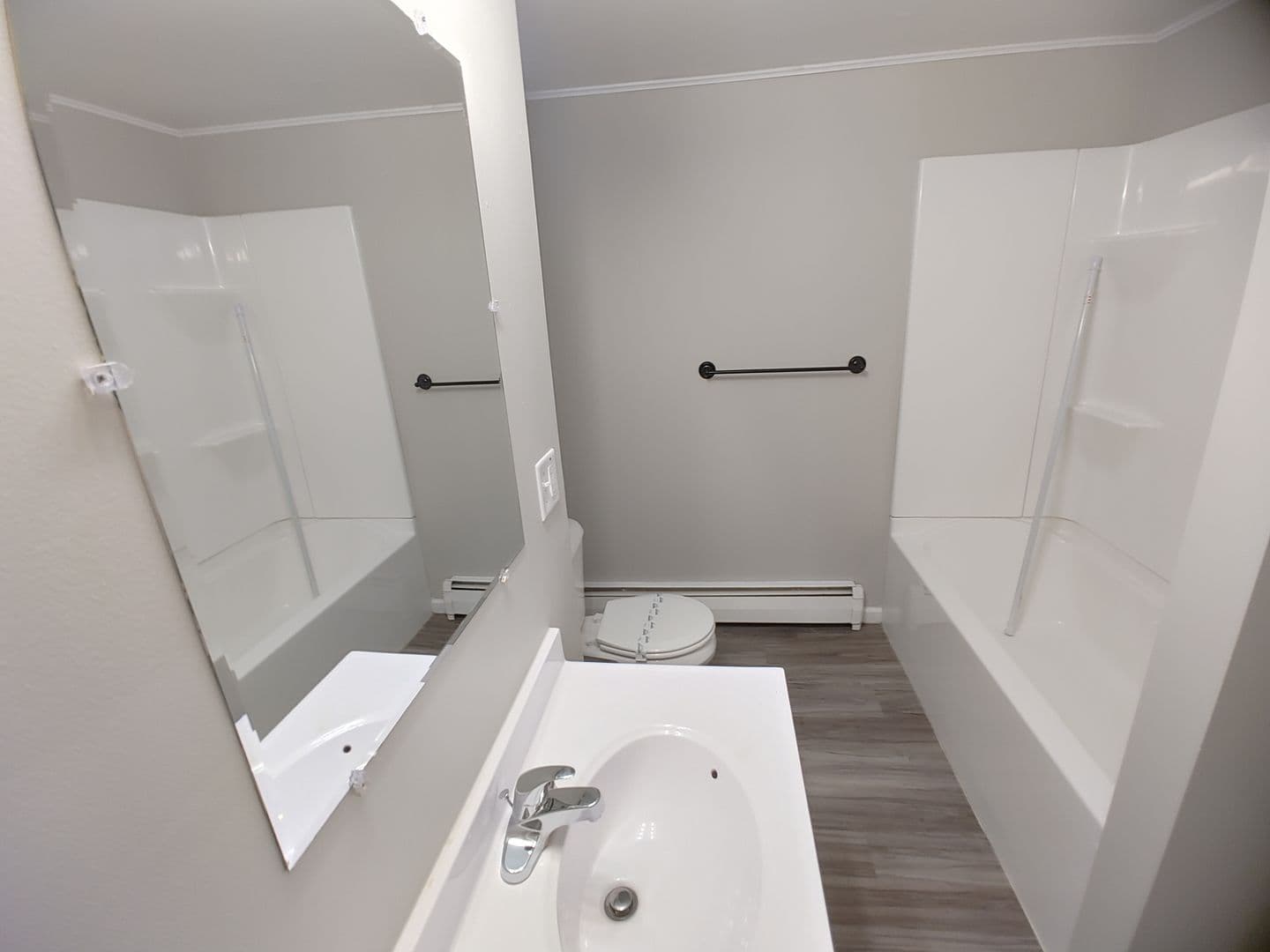 Bloomington Apartment: 221 Robinhood LN
