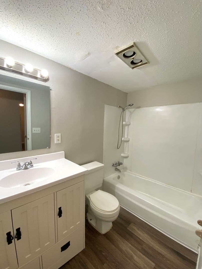 Peoria Apartment: 2317 & 2331 W. Martin Luther King Jr. Drive