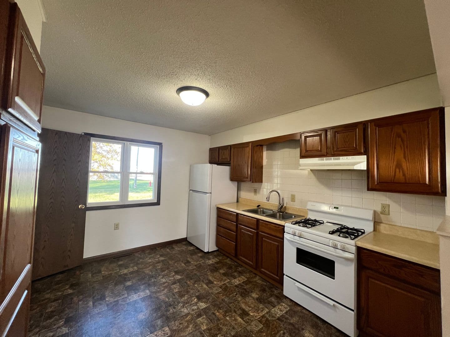 Stonington Apartment: 8 & 9 Wilshire