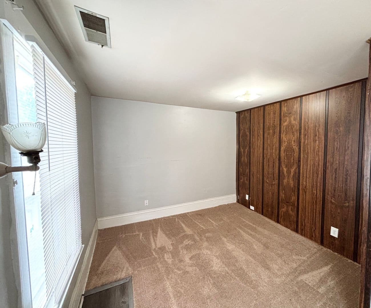 Bloomington Apartment: 704 W. Mulberry