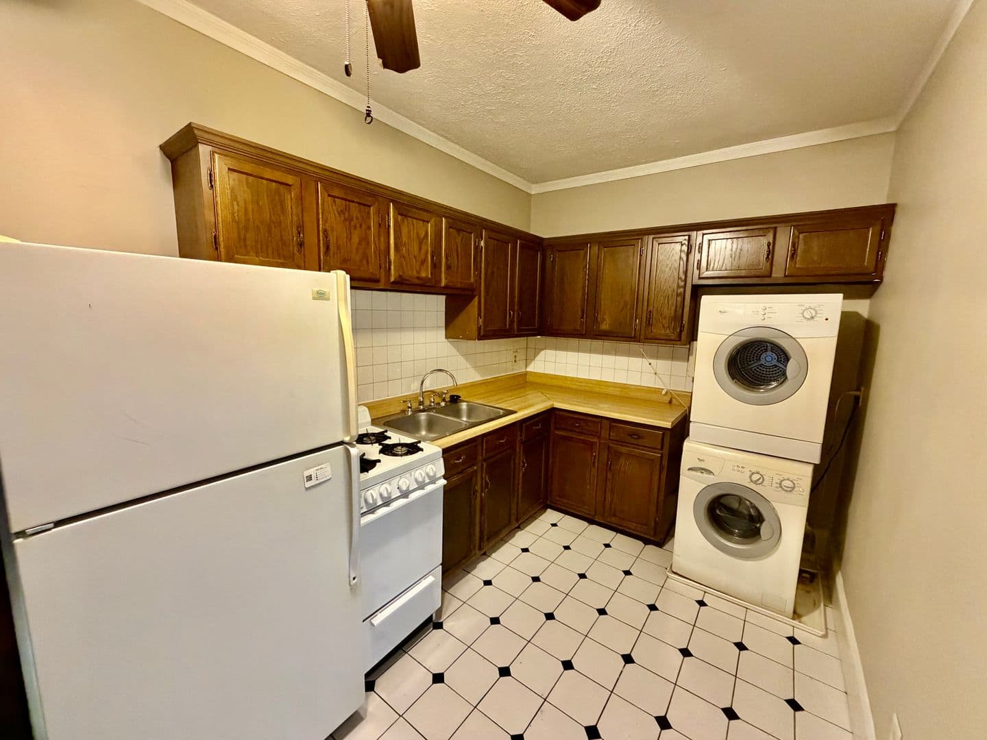 Bloomington Apartment: 522 Chestnut